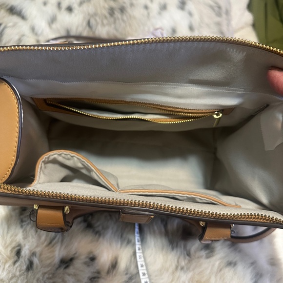 BCBG Tan Handbag /Shoulder Bag - Picture 5 of 7